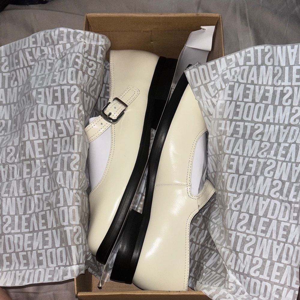 Steve Madden Delancy Bone Leather Footwear